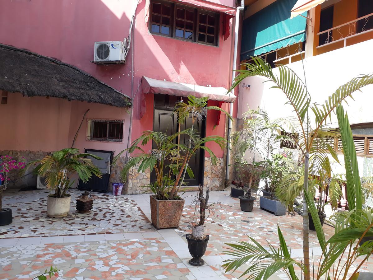 Hotel Residence Seven 7 Abidjan Exterior foto