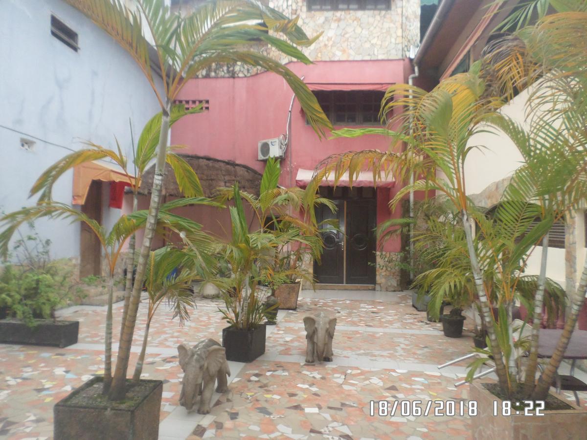 Hotel Residence Seven 7 Abidjan Exterior foto